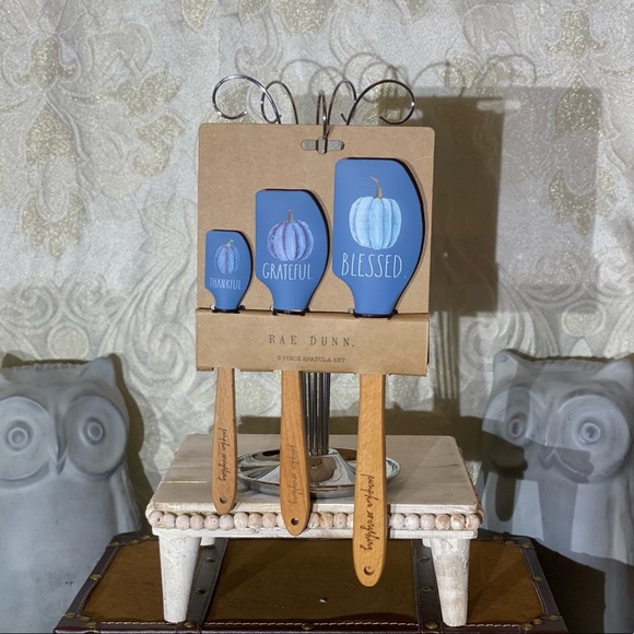⚡️Rae Dunn "THANKFUL-GRATEFUL-BLESSED" Spatula Set - Picture 2 of 4
